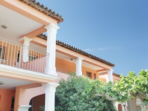 Exterior - Apartment in France With Pool & Quiet Setting (Grimaud)