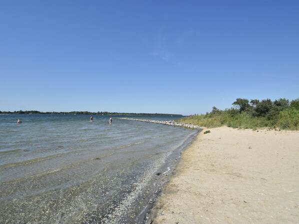 Exterior - Peaceful Holiday Home With Garden (Zonnemaire)
