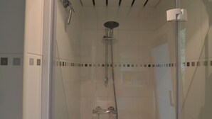 Chalet | Bathroom | Shower - Charming Chalet in Goedereede With Garden (Goedereede)