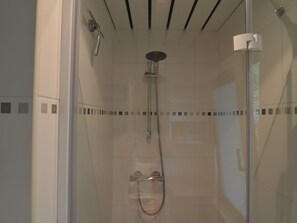 Chalet | Bathroom | Shower - Charming Chalet in Goedereede With Garden (Goedereede)