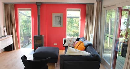 Charming Chalet in Goedereede With Garden