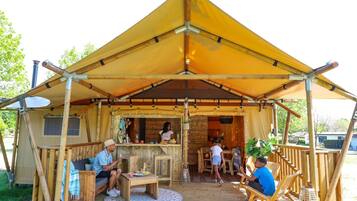 Tenda de campanya | Exterior
