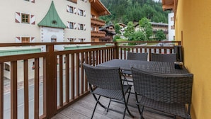 Apartment | Balcony - Modern Apartment in Dienten Near Hochkönig's Walking Area (Dienten am Hochkoenig)