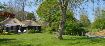 Quaint Farmhouse in Giethoorn With Private Garden