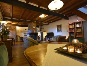 Dining - Cozy Apartment in Mechelen Limburg With Terrace (Mechelen)