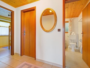 Chalet | Bathroom - Chalet in Iselsberg Stronach With a View of the Dolomites (Iselsberg-Stronach)