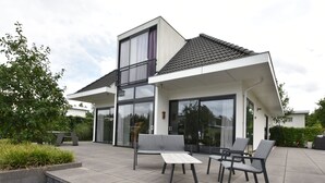 Unclassified image, 2 of 26, button - Modern 6-person Villa in a Quiet Spot in the Middle of Nature (Zeewolde)
