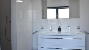 Unclassified image, 5 of 26, button - Modern 6-person Villa in a Quiet Spot in the Middle of Nature (Zeewolde)