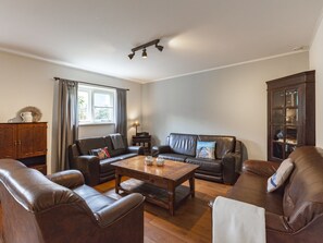 Living room - Holiday Home in Meliskerke Near Beaches (Meliskerke)