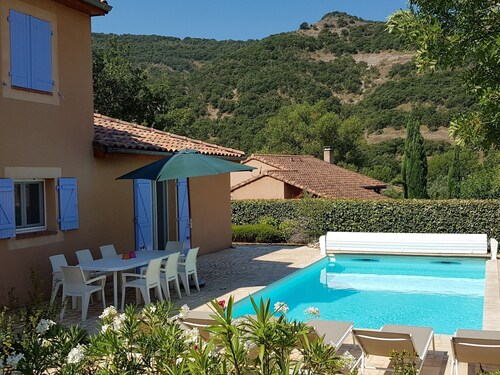 Elegant Villa in Les Mazes With Swimming Pool