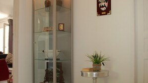 Reception - Single Storey Villa With Private Pool in Mediterranean Ardèche (Vinezac)