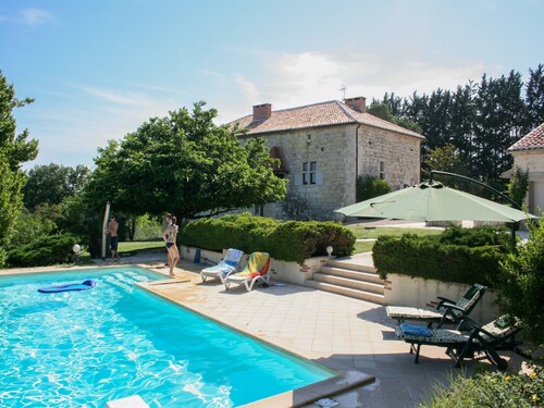 Pleasant House on a Domain With a Large Swimming Pool and a Park-like Garden