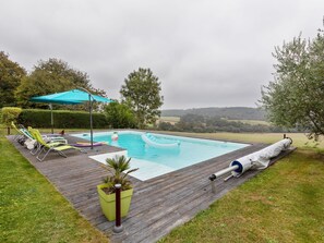 Outdoor pool, a heated pool - Spacious Holiday Home With Garden in Querrien France (Querrien)