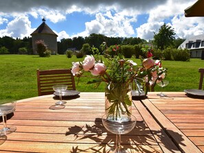 Balcony - Alluring Cottage in Asnières With Terrace (Asnieres)