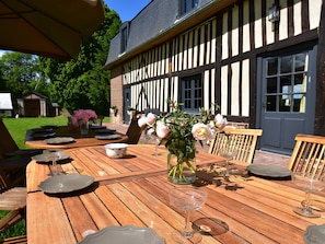 Balcony - Alluring Cottage in Asnières With Terrace (Asnieres)