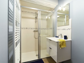 Shower - Alluring Cottage in Asnières With Terrace (Asnieres)