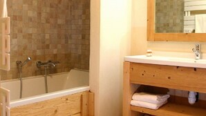 Douche, serviettes fournies