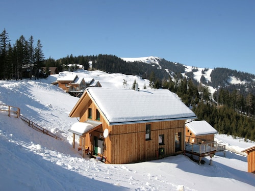 Cozy Chalet near Ski Area in Klippitztörl