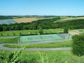 Sport court - Luxury Cottage in Saint-médard-d'excideuil With Pool (Saint-Medard-d'Excideuil)