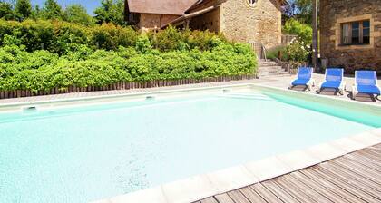 Luxury Cottage in Saint-médard-d'excideuil With Pool
