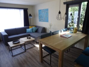 Chalet | Living room - Chalet in Duinhoeve With Van Gogh Style (Udenhout)