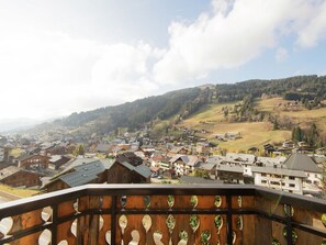 Balcony - Rental for 14 People in Beautiful ski Area Between Mountains and Nature (Les Gets)
