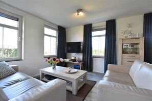 Living room - Holiday Home in Breskens Near Beach (Breskens)