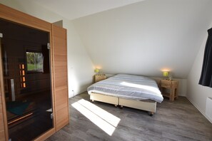 3 bedrooms, individually furnished, bed sheets - Holiday Home in Breskens Near Beach (Breskens)