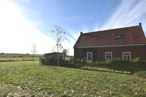 Exterior - Holiday Home in Breskens Near Beach (Breskens)