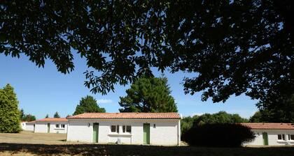 Semi-detached Bungalow With Microwave, in the Great Vendée