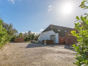 Exterior - Luxury Accommodation in Drentse Hondsrug With Swimming Pool, Jacuzzi, bar and Plenty of Privacy (Drouwenermond)