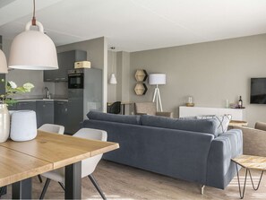 House | Dining - Farmhouse in De Cocksdorp Near the Beach (De Cocksdorp)