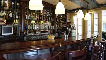 Chalet | Bar (on property)
