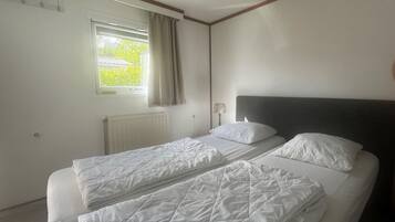 Chalet | 2 kamar tidur dan dilengkapi dengan perabotan berbeda-beda