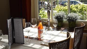 Chalet | Dining