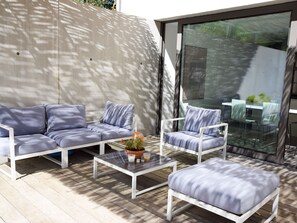 Balcony - Holiday Home in Boissieres With Private Pool (Boissieres)