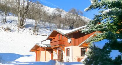 Chalet Located at the ski Slope , With Sauna and Wifi Internet Access