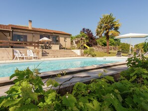 Outdoor pool - Cottage With Porch, Large Private Pool and Spacious Garden (La Roche-Chalais)