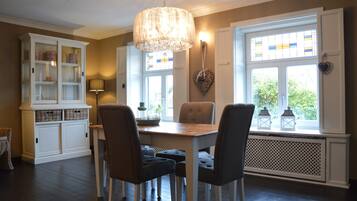 Huoneisto | Ruokailu