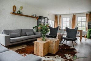 Living room - Forest Cottage Near Leenderbos (Leende)
