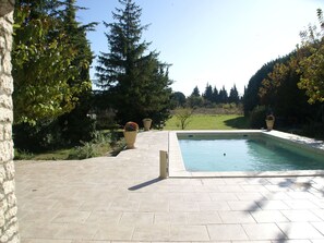 Outdoor pool - Spacious Quiet Mas With Bikes and Pizza Oven (Le Thor)