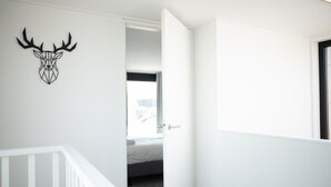 Hus | 2 sovrum, unika möbler och sängkläder