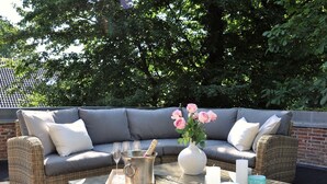 House | Balcony - Massive, Historic Villa With a Convenient and Central Location Along the Coast (Sassenheim)