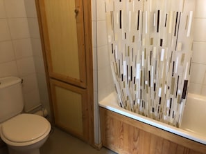 Nhà gỗ | Phòng tắm | Bồn tắm, khăn tắm 