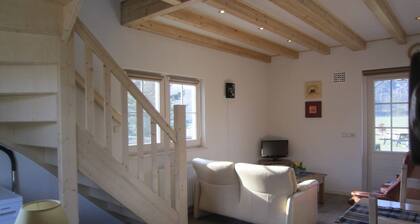 Lovely Cottage near Lake in Well