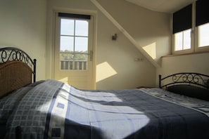 Casa | 2 quartos, individualmente mobiliados, roupa de cama