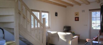 Lovely Cottage near Lake in Well