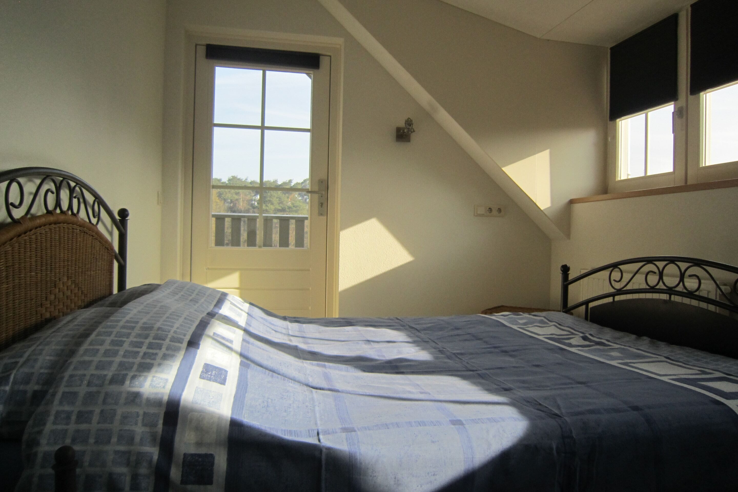 Hus | 2 sovrum, unika möbler och sängkläder