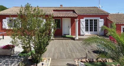 Villa With Heated Private Pool and Jacuzzi, 15 min From the Sea!