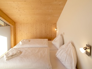 4 bedrooms, individually furnished, bed sheets - Chalet With Whirlpool tub (Sankt Georgen am Kreischberg)